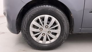 Used 2014 hyundai i10 Sportz 1.1 Petrol Petrol Manual tyres LEFT FRONT TYRE RIM VIEW