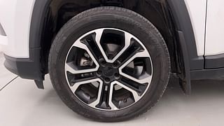 Used 2022 JEEP Compass Limited (O) 1.4 Petrol DCT Petrol Automatic tyres LEFT FRONT TYRE RIM VIEW