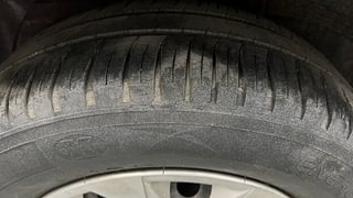 Used 2015 Hyundai Elite i20 [2014-2018] Sportz 1.2 Petrol Manual tyres RIGHT REAR TYRE TREAD VIEW