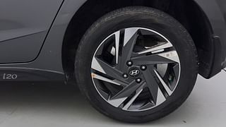 Used 2020 Hyundai New i20 Asta 1.0 Turbo IMT Petrol Manual tyres LEFT REAR TYRE RIM VIEW