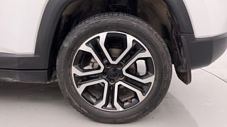Used 2022 JEEP Compass Limited (O) 1.4 Petrol DCT Petrol Automatic tyres LEFT REAR TYRE RIM VIEW