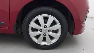 Used 2015 Hyundai Xcent [2014-2017] SX Petrol Petrol Manual tyres RIGHT FRONT TYRE RIM VIEW