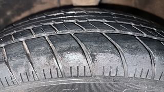 Used 2014 hyundai i10 Sportz 1.1 Petrol Petrol Manual tyres LEFT FRONT TYRE TREAD VIEW