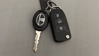 Used 2018 Tata Tiago [2016-2020] Revotron XT Petrol Manual extra CAR KEY VIEW
