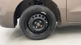 Used 2015 Maruti Suzuki Wagon R 1.0 [2010-2019] VXi Petrol Manual tyres LEFT FRONT TYRE RIM VIEW