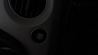 Used 2017 Hyundai Grand i10 [2017-2020] Asta 1.2 CRDi Diesel Manual top_features Keyless start