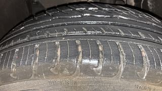 Used 2018 Renault Duster [2017-2020] RXS CVT Petrol Petrol Automatic tyres LEFT FRONT TYRE TREAD VIEW