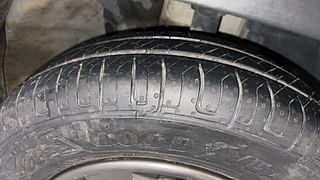 Used 2018 Renault Kwid [2017-2019] RXT 1.0 SCE Special Petrol Manual tyres RIGHT FRONT TYRE TREAD VIEW