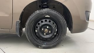 Used 2015 Maruti Suzuki Wagon R 1.0 [2010-2019] VXi Petrol Manual tyres RIGHT FRONT TYRE RIM VIEW