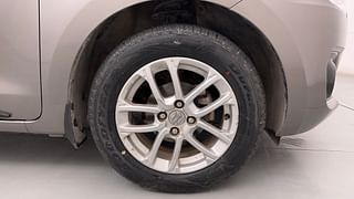 Used 2018 Maruti Suzuki Swift [2017-2021] ZXi AMT Petrol Automatic tyres RIGHT FRONT TYRE RIM VIEW