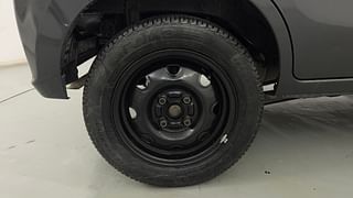 Used 2015 Maruti Suzuki Alto K10 [2014-2019] VXI AMT Petrol Automatic tyres RIGHT REAR TYRE RIM VIEW
