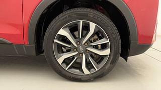 Used 2021 Mahindra XUV 300 W8 AMT (O) Diesel Diesel Automatic tyres RIGHT FRONT TYRE RIM VIEW
