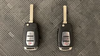 Used 2021 Mahindra XUV 300 W8 AMT (O) Diesel Diesel Automatic extra CAR KEY VIEW
