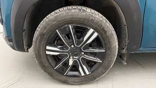 Used 2022 Renault Kwid CLIMBER 1.0 AMT Petrol Automatic tyres LEFT FRONT TYRE RIM VIEW
