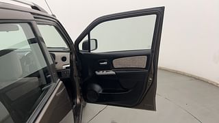 Used 2015 Maruti Suzuki Wagon R 1.0 [2010-2019] VXi Petrol Manual interior RIGHT FRONT DOOR OPEN VIEW