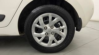Used 2017 Hyundai Grand i10 [2017-2020] Sportz (O) 1.2 kappa VTVT Petrol Manual tyres LEFT REAR TYRE RIM VIEW