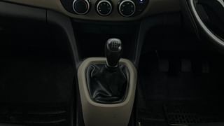 Used 2017 Hyundai Grand i10 [2017-2020] Magna 1.2 Kappa VTVT CNG (outside fitted) Petrol+cng Manual interior GEAR  KNOB VIEW