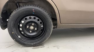 Used 2015 Maruti Suzuki Wagon R 1.0 [2010-2019] VXi Petrol Manual tyres RIGHT REAR TYRE RIM VIEW