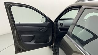 Used 2017 Renault Kwid [2017-2019] RXT 1.0 SCE Special Petrol Manual interior LEFT FRONT DOOR OPEN VIEW