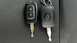 Used 2018 Renault Kwid [2015-2019] 1.0 RXT AMT Opt Petrol Automatic extra CAR KEY VIEW