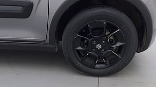 Used 2017 Maruti Suzuki Ignis [2017-2020] Zeta AMT Petrol Petrol Automatic tyres RIGHT FRONT TYRE RIM VIEW