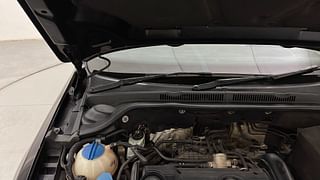Used 2016 Volkswagen Jetta [2013-2017] Comfortline TSI Petrol Manual engine ENGINE RIGHT SIDE HINGE & APRON VIEW