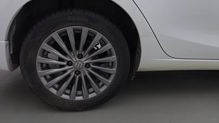 Used 2015 Maruti Suzuki Ciaz [2014-2017] ZXi Petrol Manual tyres RIGHT REAR TYRE RIM VIEW