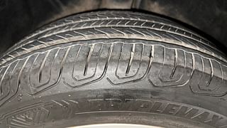 Used 2016 Volkswagen Jetta [2013-2017] Comfortline TSI Petrol Manual tyres RIGHT REAR TYRE TREAD VIEW