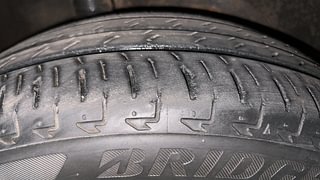 Used 2017 Maruti Suzuki Ignis [2017-2020] Zeta AMT Petrol Petrol Automatic tyres RIGHT REAR TYRE TREAD VIEW