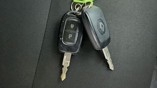 Used 2019 Renault Kwid [2015-2019] 1.0 RXT AMT Opt Petrol Automatic extra CAR KEY VIEW
