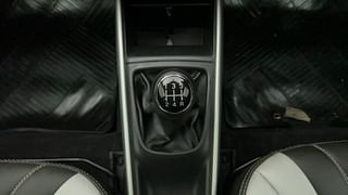 Used 2017 Maruti Suzuki Baleno [2015-2019] Zeta Petrol Petrol Manual interior GEAR  KNOB VIEW