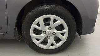 Used 2017 Hyundai Grand i10 [2017-2020] Sportz 1.2 Kappa VTVT Petrol Manual tyres RIGHT FRONT TYRE RIM VIEW