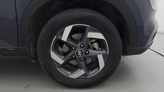 Used 2019 Hyundai Venue [2019-2022] SX Plus 1.0 Turbo DCT Petrol Automatic tyres RIGHT FRONT TYRE RIM VIEW