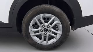 Used 2022 Kia Carens Prestige 1.4 Petrol 7 STR Petrol Manual tyres LEFT REAR TYRE RIM VIEW