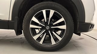 Used 2022 Nissan Kicks XV Petrol Petrol Manual tyres RIGHT FRONT TYRE RIM VIEW