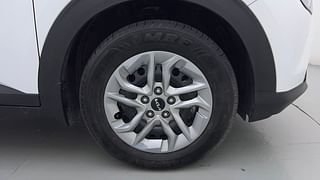 Used 2022 Kia Carens Prestige 1.4 Petrol 7 STR Petrol Manual tyres RIGHT FRONT TYRE RIM VIEW