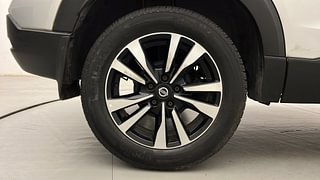 Used 2022 Nissan Kicks XV Petrol Petrol Manual tyres RIGHT REAR TYRE RIM VIEW