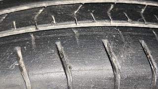 Used 2021 Hyundai Venue [2019-2022] S+ 1.2 Petrol Manual tyres RIGHT FRONT TYRE TREAD VIEW