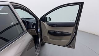 Used 2013 Hyundai i20 [2012-2014] Sportz 1.4 CRDI Diesel Manual interior RIGHT FRONT DOOR OPEN VIEW