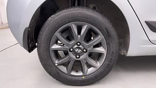 Used 2019 Hyundai Elite i20 [2018-2020] Sportz Plus 1.2 Petrol Manual tyres RIGHT REAR TYRE RIM VIEW