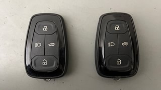 Used 2021 Tata Safari XZA Plus Diesel Automatic extra CAR KEY VIEW