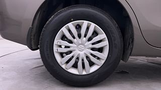 Used 2017 Maruti Suzuki Dzire [2017-2020] VXI AMT Petrol Automatic tyres RIGHT REAR TYRE RIM VIEW