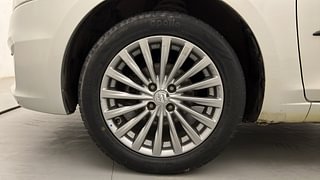 Used 2017 Maruti Suzuki Ciaz [2014-2017] ZXI+ Petrol Manual tyres LEFT FRONT TYRE RIM VIEW