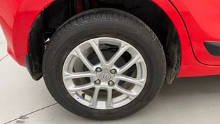 Used 2022 Maruti Suzuki Swift ZXI AMT Petrol Automatic tyres RIGHT REAR TYRE RIM VIEW