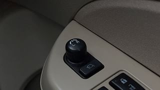 Used 2016 Maruti Suzuki Swift Dzire VXI Petrol Manual top_features Adjustable ORVM