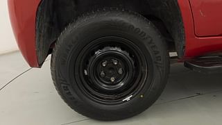 Used 2016 Mahindra TUV300 [2015-2020] T6 Plus Diesel Manual tyres RIGHT REAR TYRE RIM VIEW