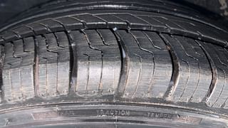Used 2014 Hyundai Verna [2011-2015] Fluidic 1.6 VTVT EX Petrol Manual tyres RIGHT REAR TYRE TREAD VIEW