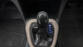 Used 2019 Hyundai Grand i10 [2017-2020] Sportz AT 1.2 Kappa VTVT Petrol Automatic interior GEAR  KNOB VIEW