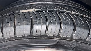 Used 2014 Hyundai Verna [2011-2015] Fluidic 1.6 VTVT EX Petrol Manual tyres RIGHT FRONT TYRE TREAD VIEW