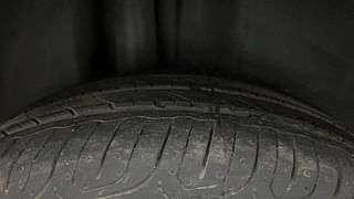 Used 2019 Volkswagen Vento [2015-2019] Highline Petrol AT Petrol Automatic tyres RIGHT REAR TYRE TREAD VIEW